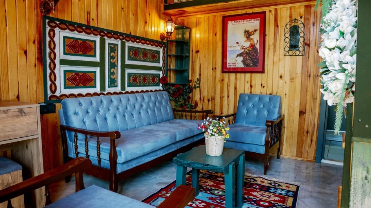 Serender Bungalov Bed and Breakfast Foça Exteriör bild